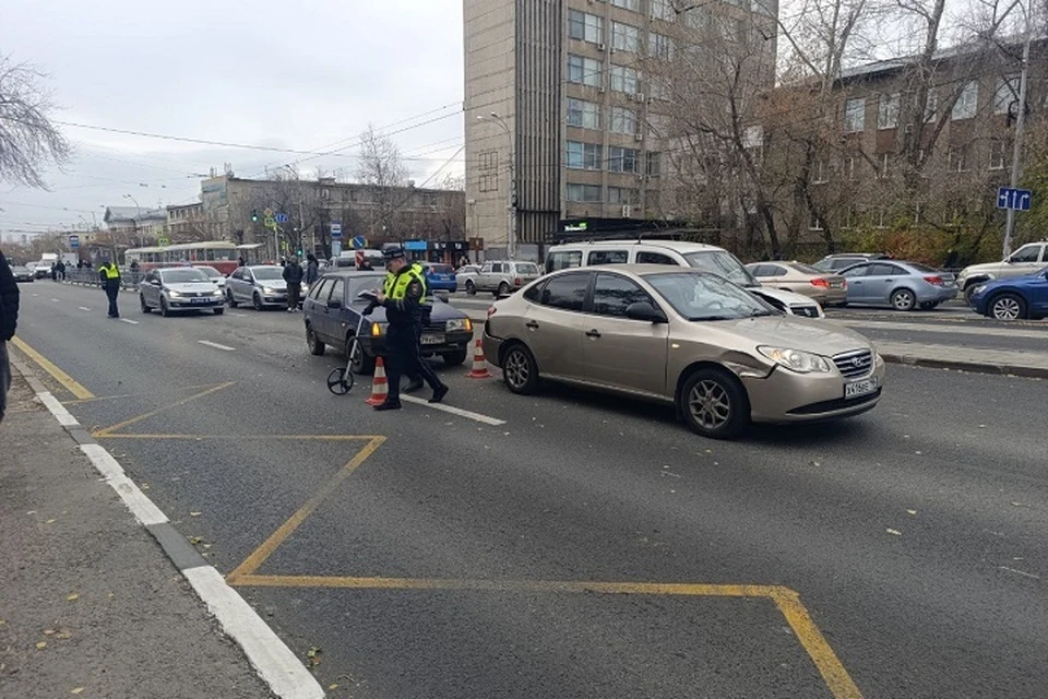 В ДТП пострадала девушка - пассажир. Фото: Госавтоинспекция Екатеринбурга