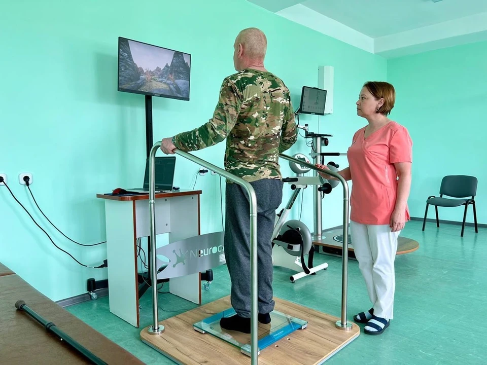 После курсов реабилитации пилот снова вернулся к штурвалу самолета. Фото: департамент информационной политики Свердловской области
