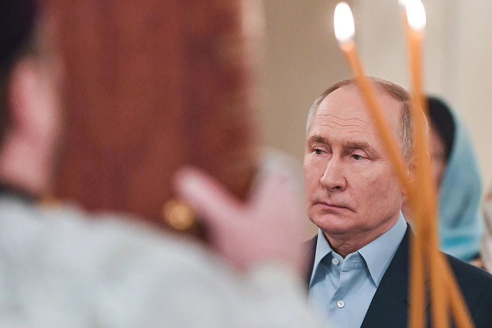 Президент Владимир Путин во время богослужения. Фото: Михаил Воскресенский/POOL/ТАСС