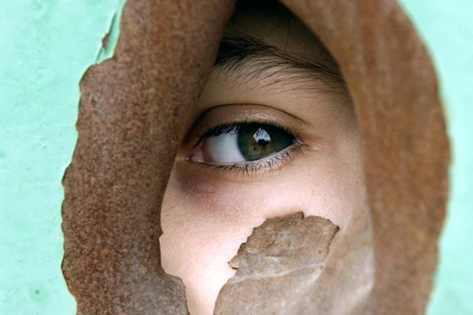 С накопительного счета молодого человека похитила сбережения неизвестная девушка.