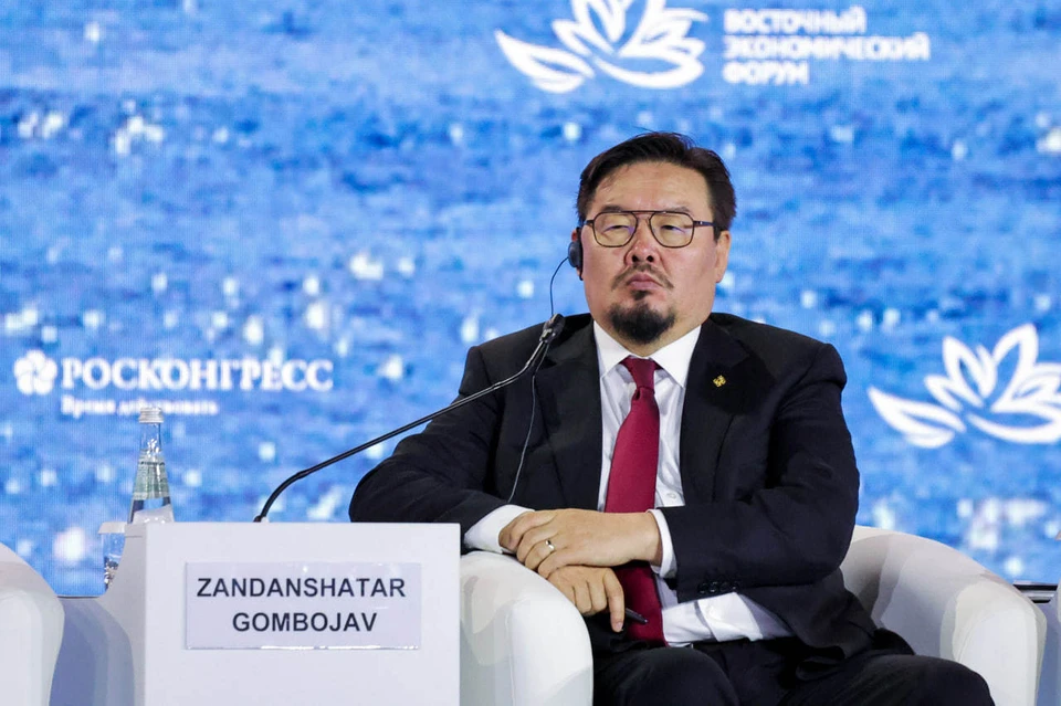 Премьер Монголии Занданшатар подал в отставку