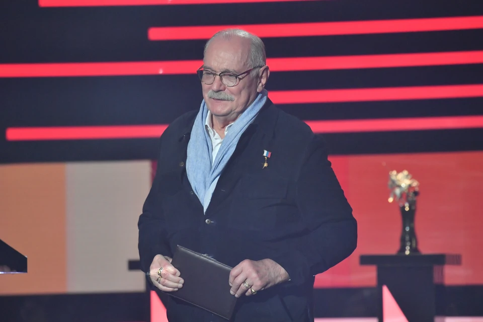 Сергей Аксенов поздравил с 80-летним юбилеем Никиту Сергеевича Михалкова.