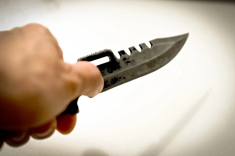 В Ялте пьяный 48-летний мужчина с ножом пугал людей в парке