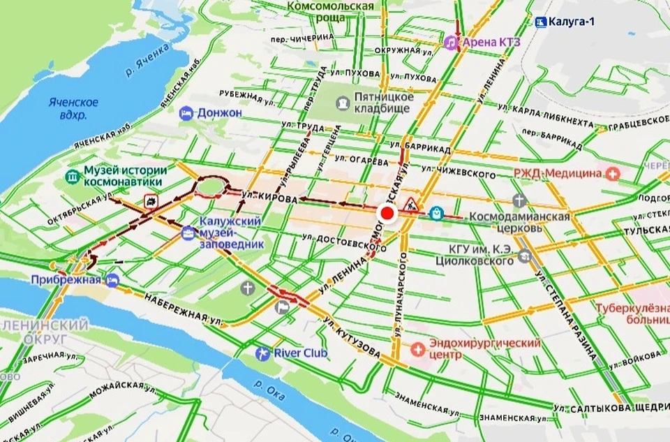 ДТП парализовало выезд из центра Калуги.
