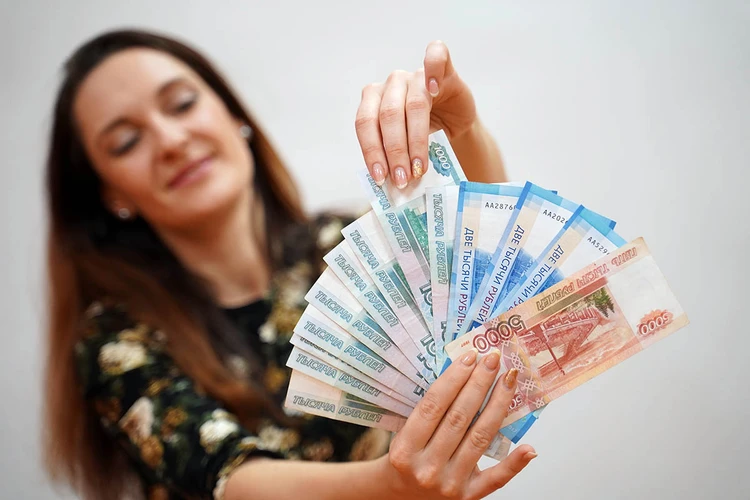 «С чего вдруг такая щедрость»: российские банки стали поднимать ставки по вкладам