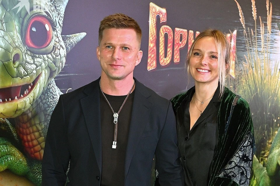 У Романа Курцына и его супруги Анны двое детей, но их имена актер тщательно скрывает