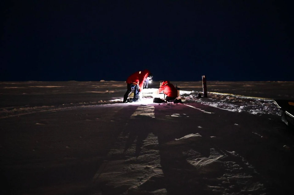 Специалисты продолжают непрерывные наблюдения за состоянием атмосферы, океана и льдов. Фото: ААНИИ