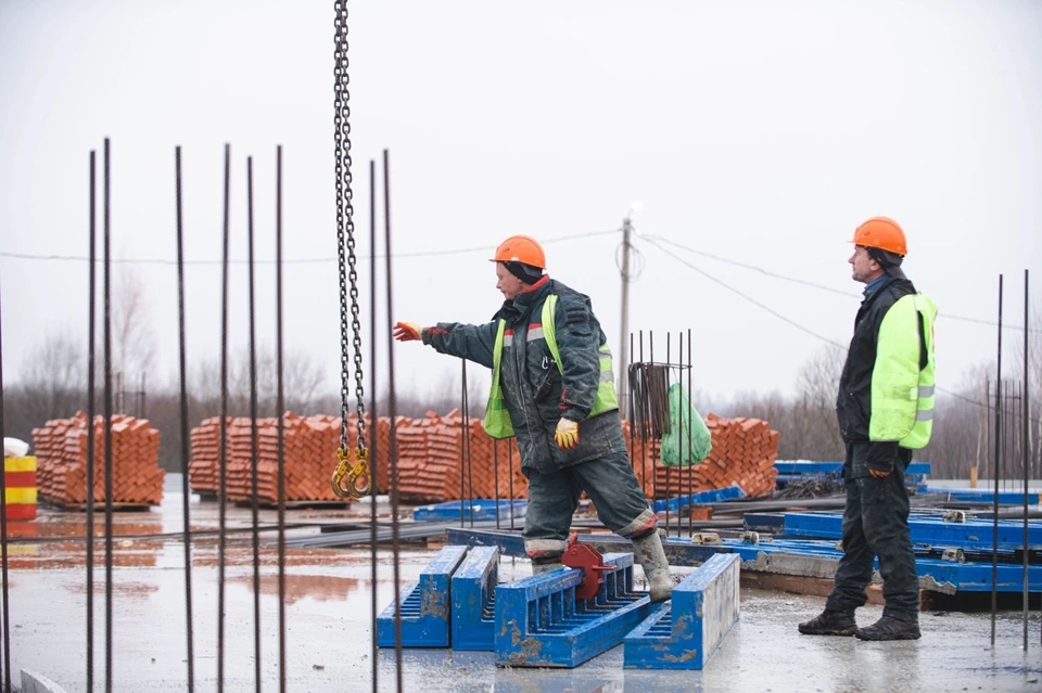 Василий Анохин: «Строительный комплекс региона динамично развивается». Фото: пресс-служба правительства Смоленской области.