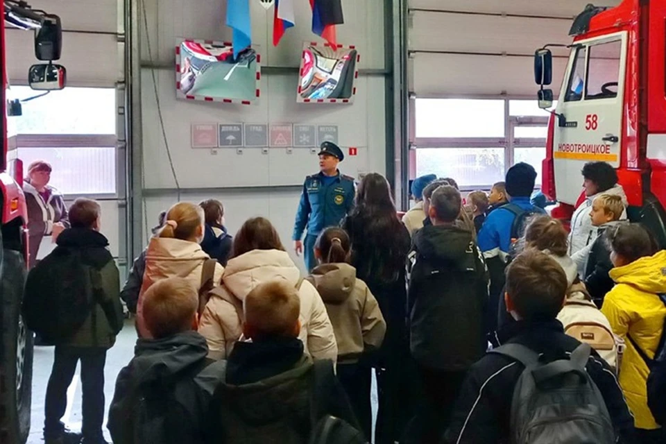 В детских садах и школах ДНР сотрудники МЧС провели уроки безопасности. Фото: МЧС России по ДНР