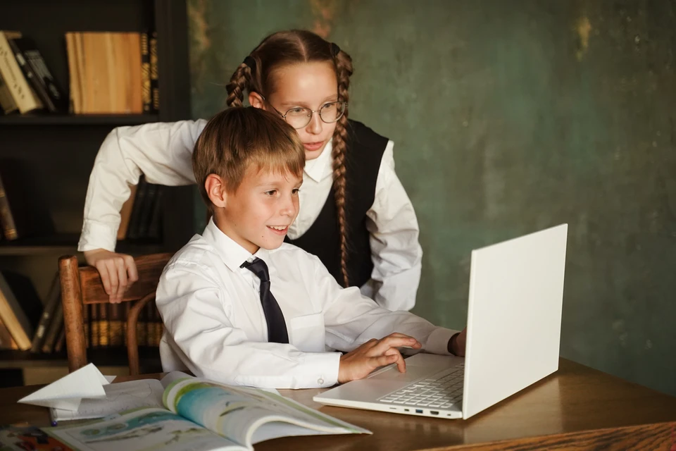 Молодежь прибегает к нейросетям для помощи в учебе