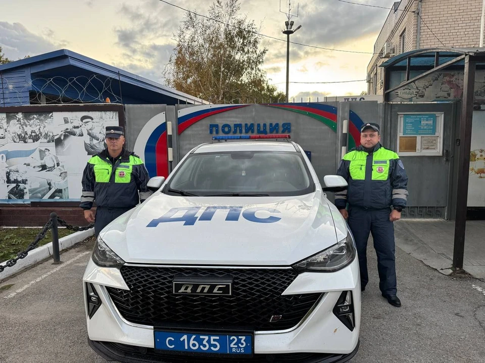 Руслану Пашинский и Владимир Пиховкин Фото: пресс-служба ГУ МВД РФ по Краснодарскому краю