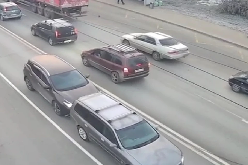 Автомобили столкнулись на улице Станционной. Фото: