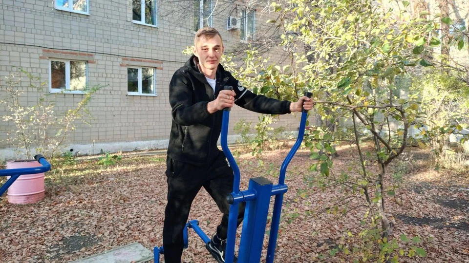 Одним из таких центров является реабилитационный центр «Бодрость» в Медногорске, где уже третий раз проходит курс восстановления уроженец Гайского округа Андрей Рафиков