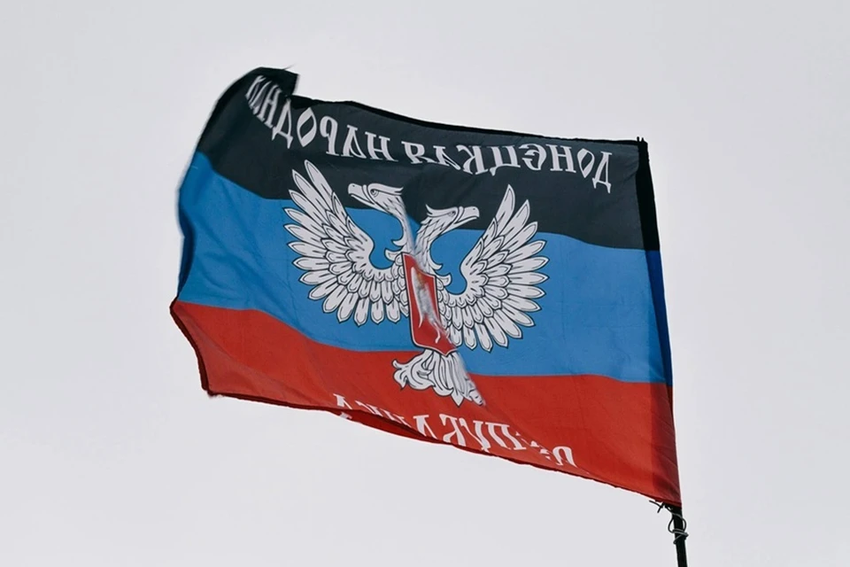 Вице-премьер Республики Кирилл Макаров поздравил жителей с Днем флага ДНР. Фото: ТГ/Макаров