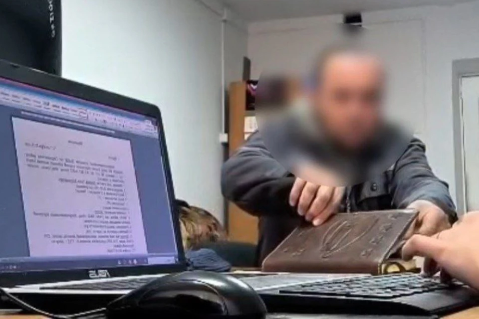 В Иркутске задержали иностранца, который дал взятку полицейскому