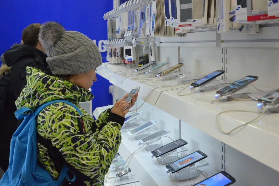 Девушка устроила дебош в магазине.