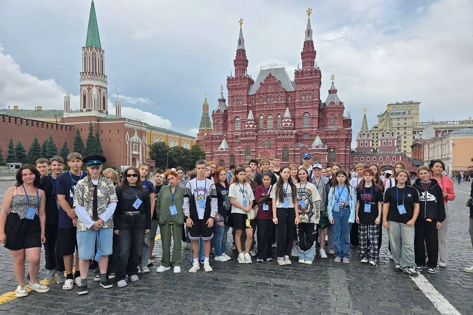 Проект позволяет ежегодно путешествовать по стране около десяти тысячам детей из Донбасса и Новороссии. Фото: glavadnr.ru