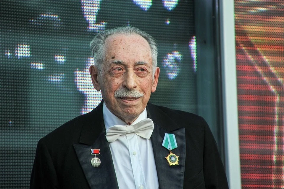 Вольф Усминский удостоен престижного регионального звания. Фото: telegram-канал Дениса Паслера