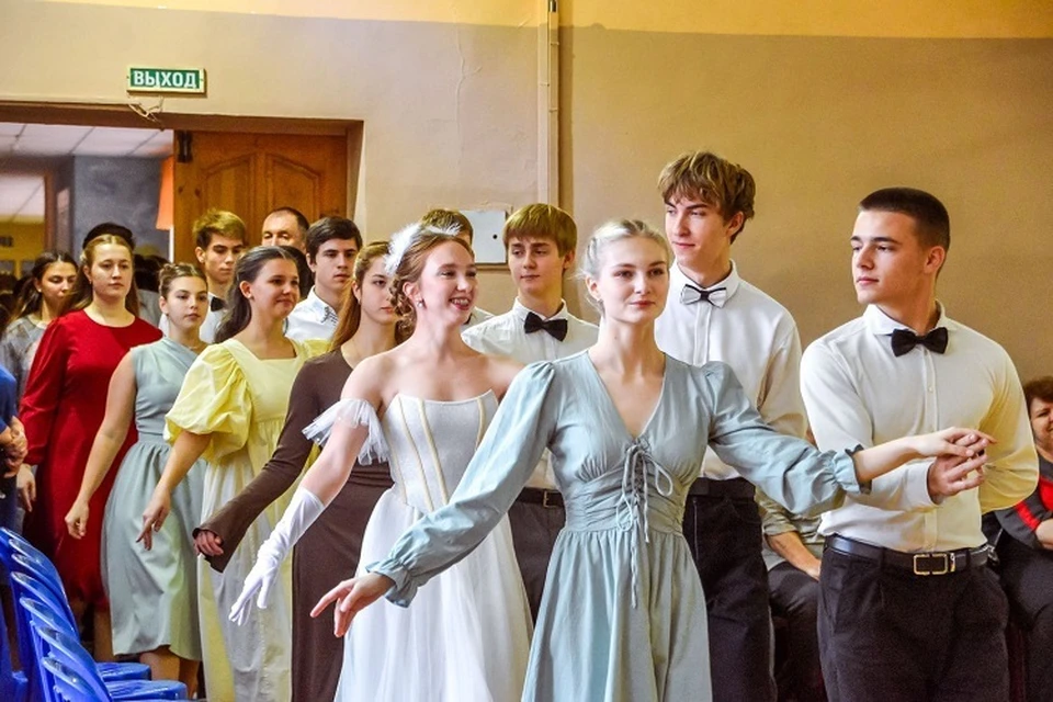 Пары выходят на танцпол. Фото: пресс-служба администрации города Твери