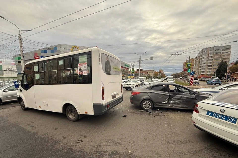 Авария произошла на перекрестке улиц Лермонтова и Артема. Фото: ГАИ СК.
