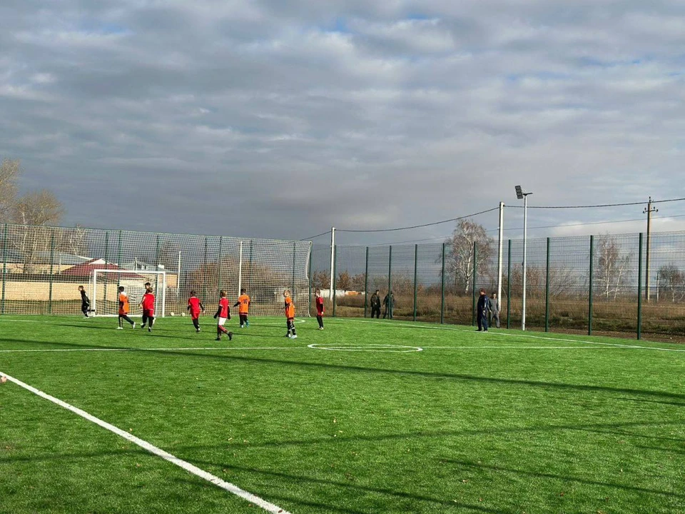 На новом поле состоялся турнир по футболу среди учащихся средних школ села 2012-2013 годов рождения