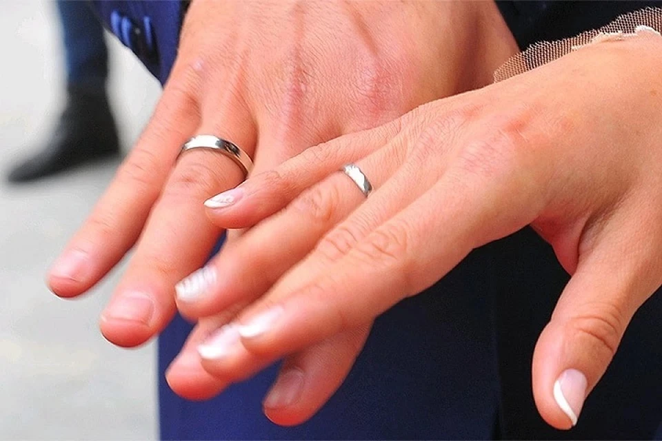 График работы по регистрации брака различается в зависимости от конкретного отдела ЗАГС.