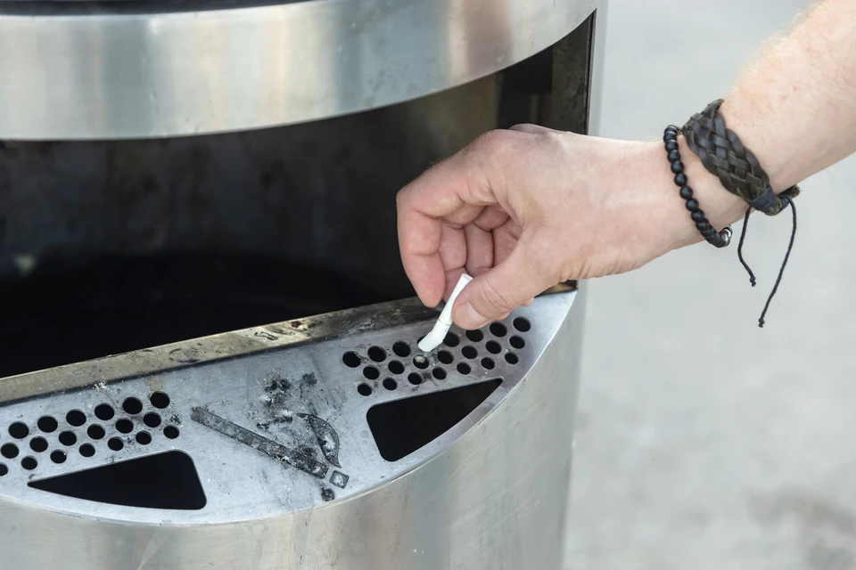 Депутат Колунов предупредил о штрафах от 500 рублей за курение на общих балконах