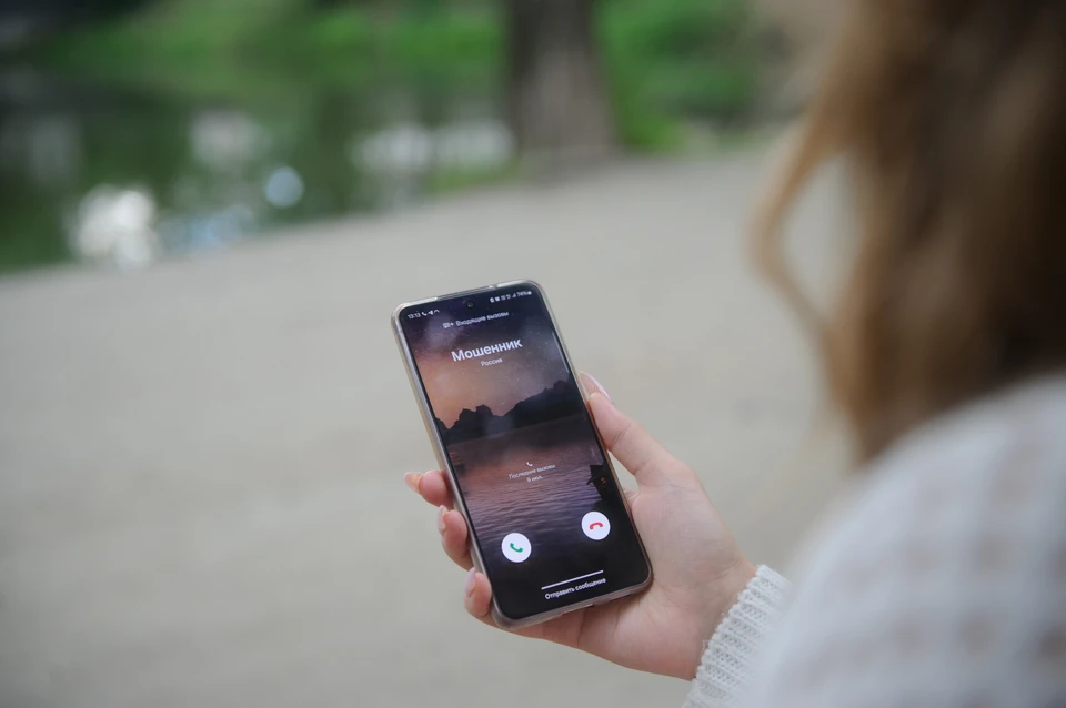 Бдительность сотрудников банка помогла сохранить сбережения кировчанки.