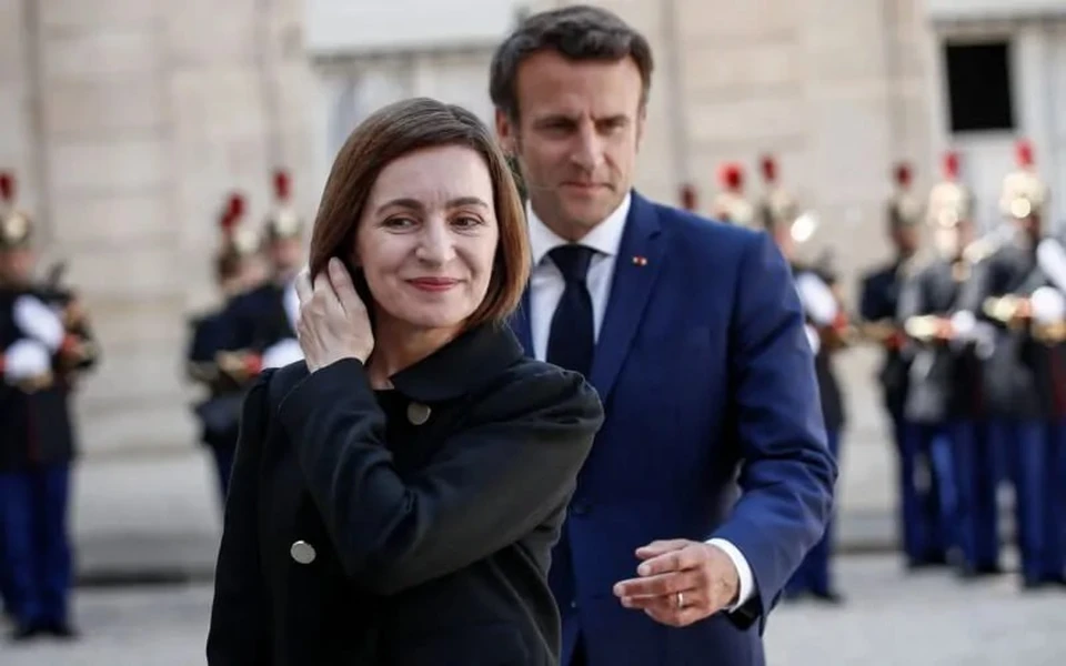 Санду отправилась в Париж.