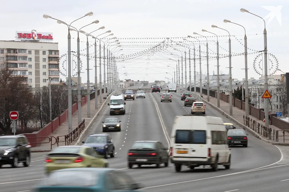 Белорусы смогут оплатить проезд в маршрутках картой с 1 ноября. Снимок носит иллюстративный характер.