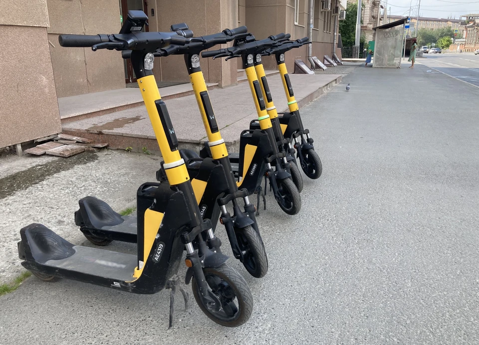 В Тюмени из-за холода досрочно завершили сезон работы электросамокатов.