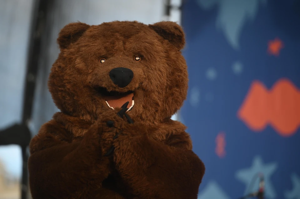 Жителей Димитровграда взбудоражил гуляющий по улицам фейковый медведь