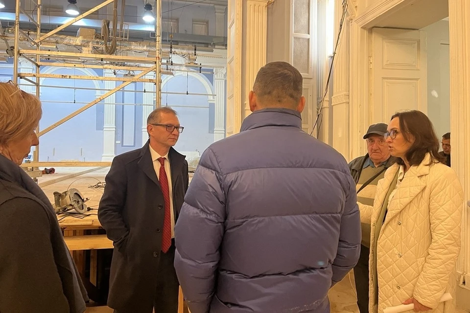 Подрядчикам рекомендовали закончить отделку внутренних помещений к 1 декабря