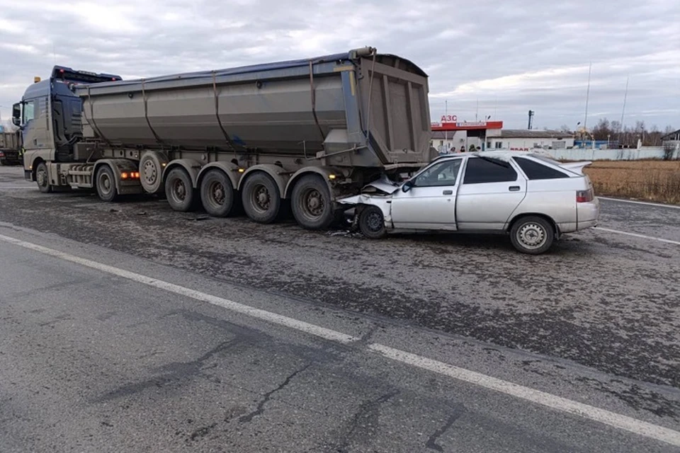 В ДТП погиб пассажир легковушки. Фото: региональная Госавтоинспекция