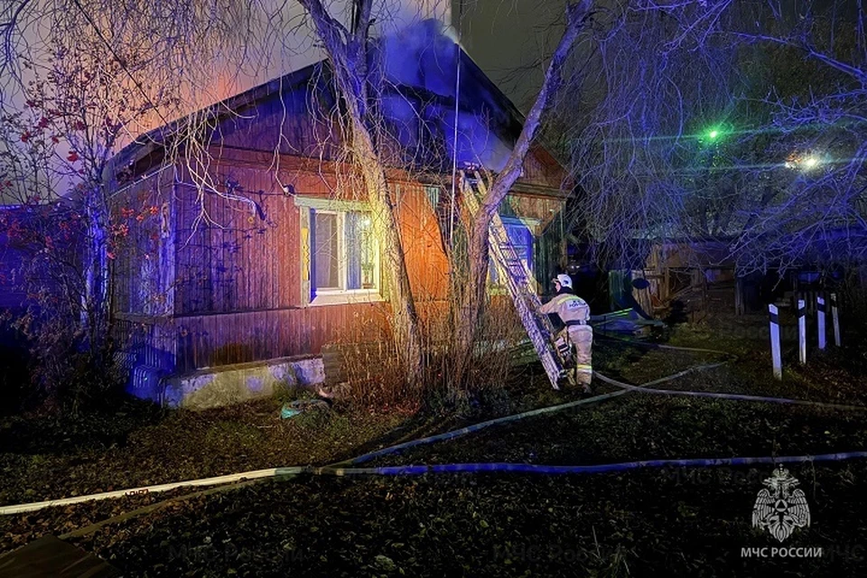 В Каменске-Уральском произошел пожар. Фото: ГУ МЧС Свердловской области