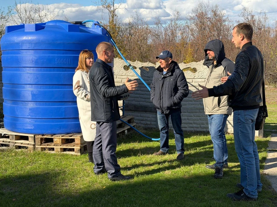 Одной из основных проблем посёлка является отсутствие централизованного водоснабжения. ФОТО: ТГ-канал Сергея Колягина