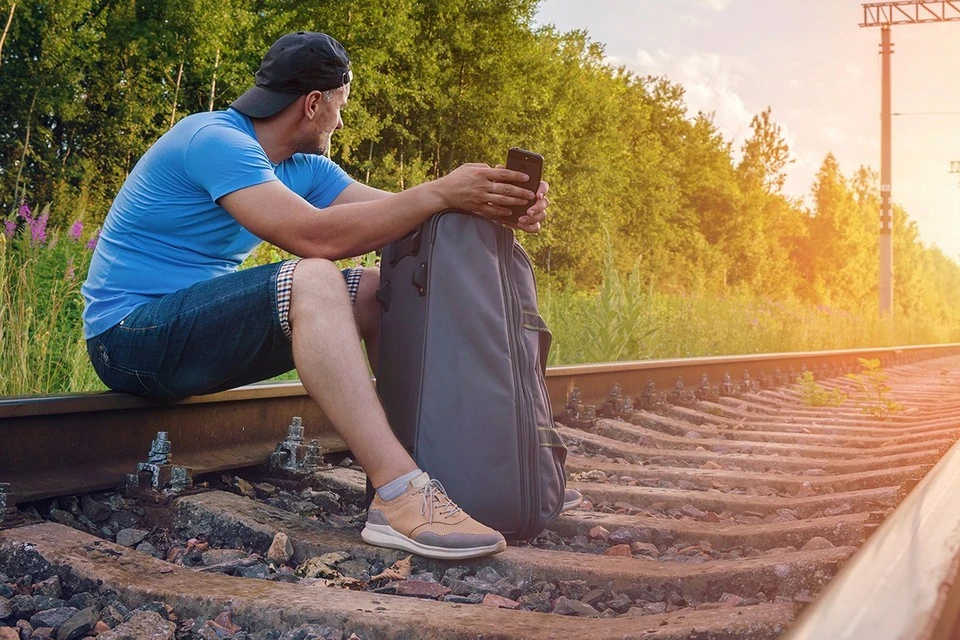 За последние 2 месяца только в Польшу уехали более 100 тысяч молодых украинских мужчин. Фото: Bonsales/Shutterstock/Fotodom