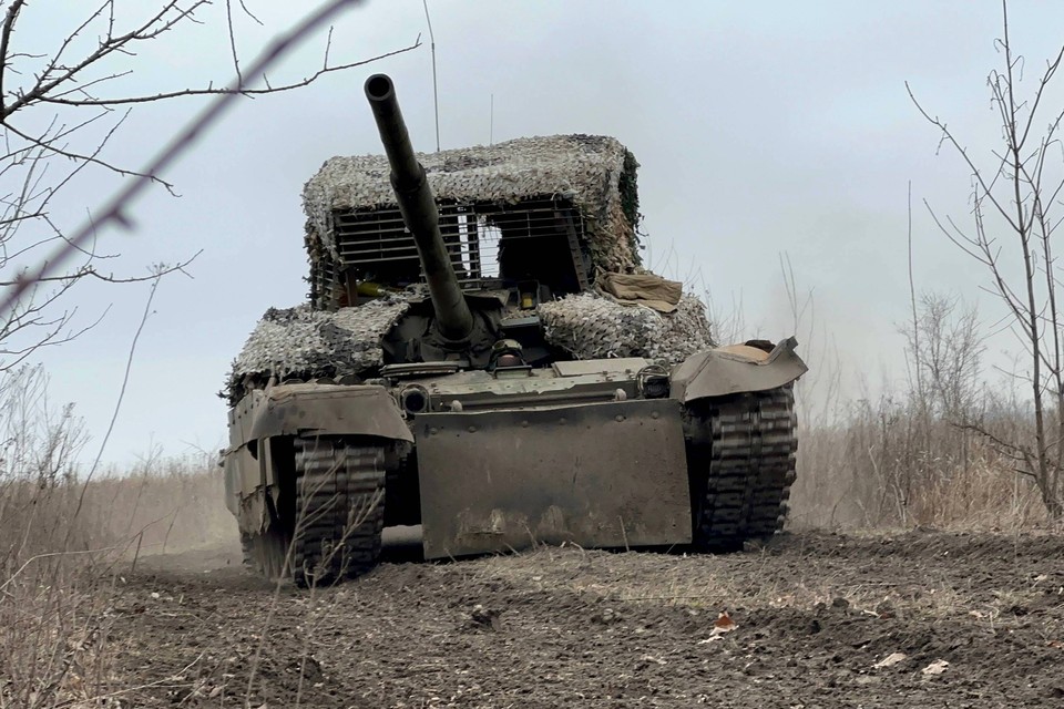 Украинских боевиков в Купянске и Красноармейске зачищают танками