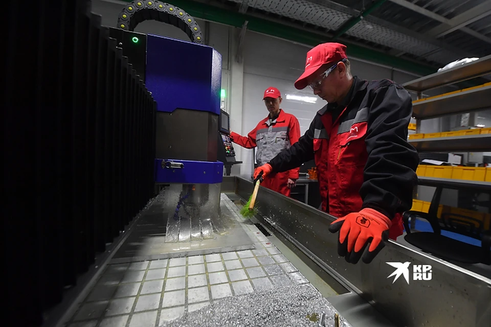 Больше четверти офисных сотрудников из Екатеринбурга хотя бы раз задумывалась о заработке ручным трудом