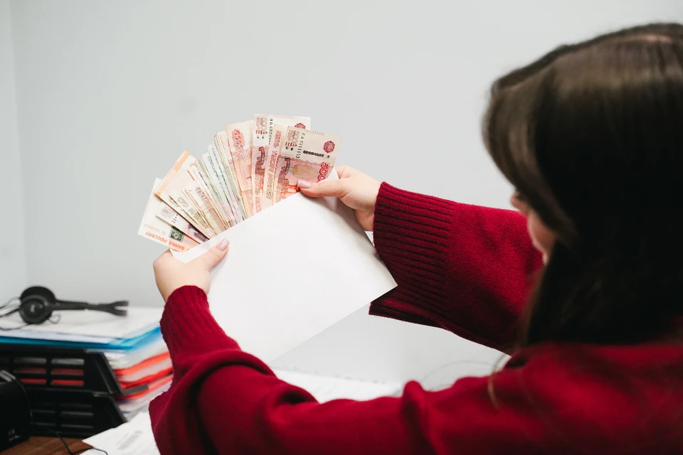 Работодатель из Братского района оштрафован за задержку зарплат 15 сотрудникам