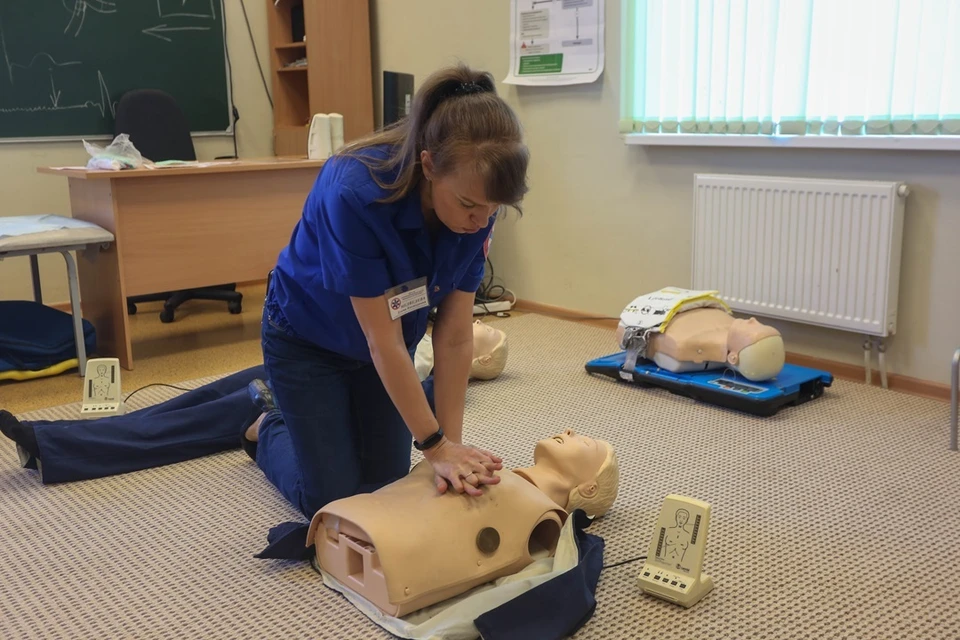 Сотрудники центра медицины катастроф за этот год обучили три тысячи свердловчан оказывать первую помощь. Фото: Минздрав Свердловской области