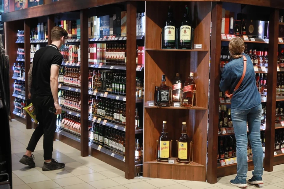 Минфин поднял вопрос о повышении пошлин на алкоголь из недружественных стран