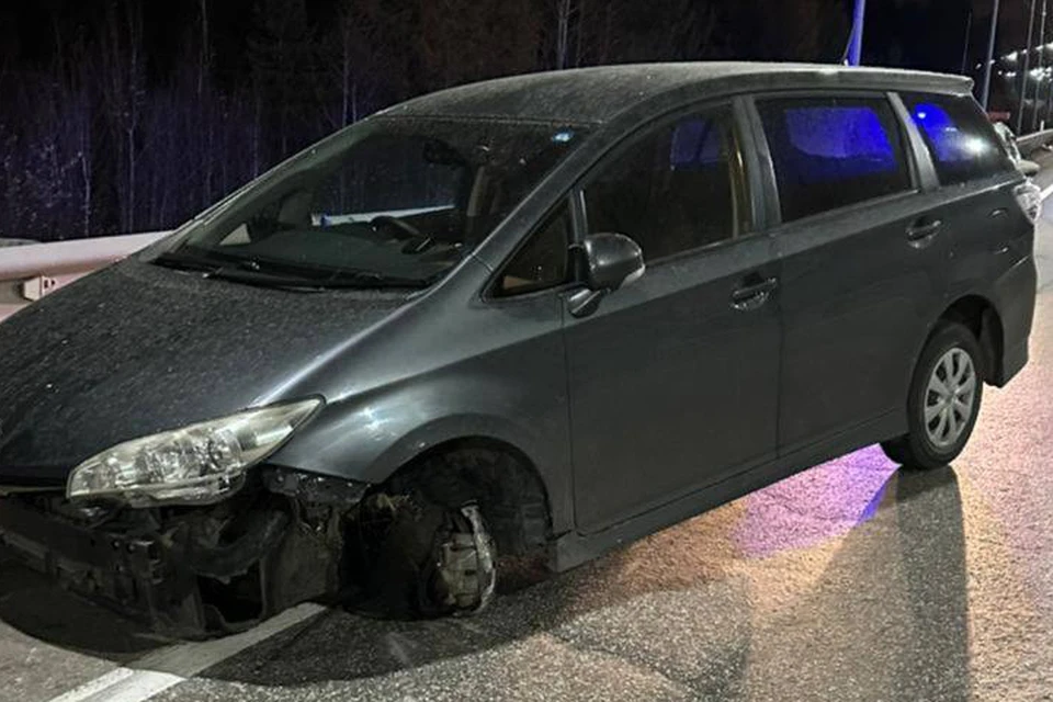 Угонщики повредили «Тойоту Виш» и бросили ее на въезде в Ангарск