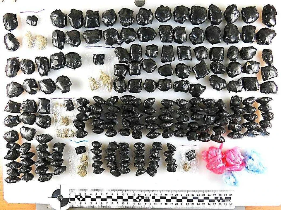 Запрещенные вещества были расфасованы для распределения в закладках. Фото: прокуратура Крыма