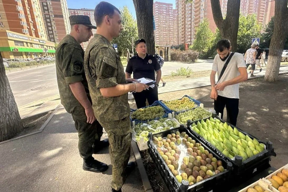 В Краснодаре незаконных уличных торговцев оштрафовали на 3,3 млн рублей Фото: t.me/emnaumov
