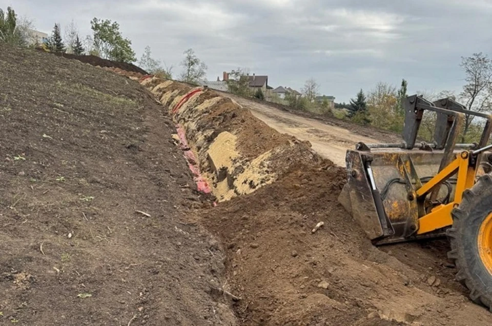 Подрядная организация «Модуль-Центр» уже ведет работы по благоустройству территории. Фото: Администрация Мариуполя