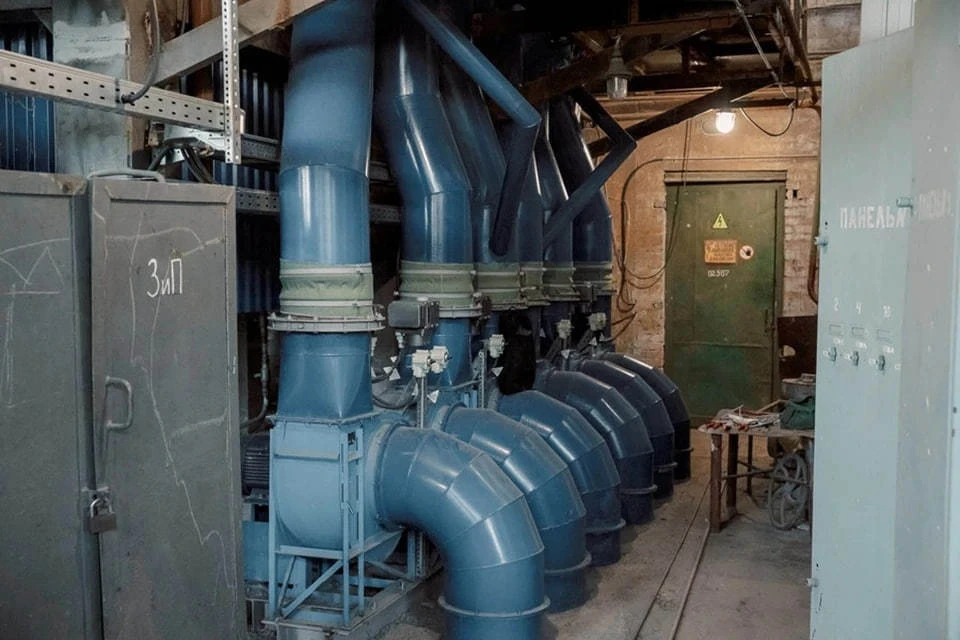 Пройти отопительный сезон Мариуполю помогают 50 ремонтников из регионов-шефов. Фото: ТГ/Кольцов