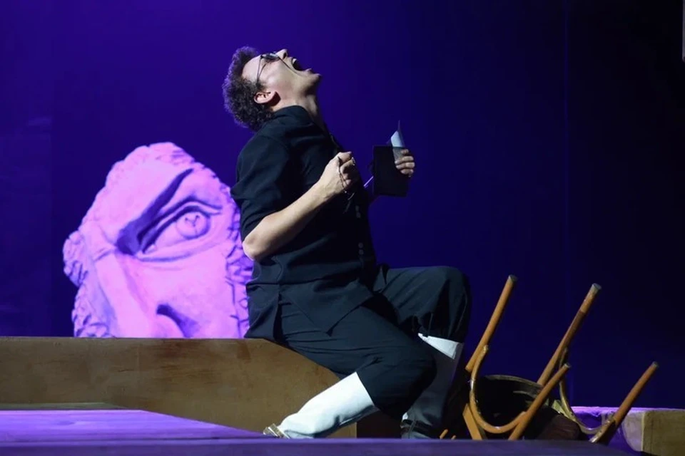 Спектакль «Белая гвардия» в театре драмы им. Шукшина