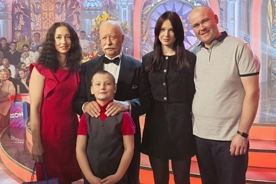 Рязанская семья сыграла в «Поле чудес» на Первом канале. Фото: издательство «Пресса».