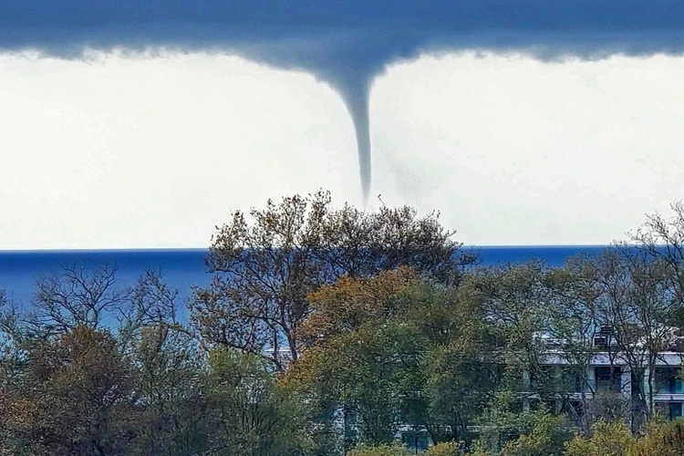 «Морской Дьявол» крутит вихри: смерчи зафиксировали над Черным морем